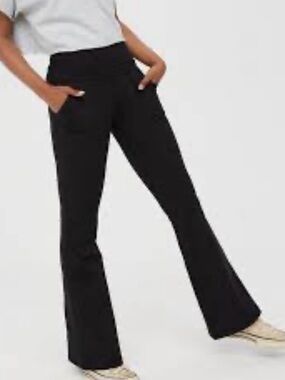 OFFLINE by Aerie Black The Hugger Foldover High-Rise Flare Leggings Pockets M